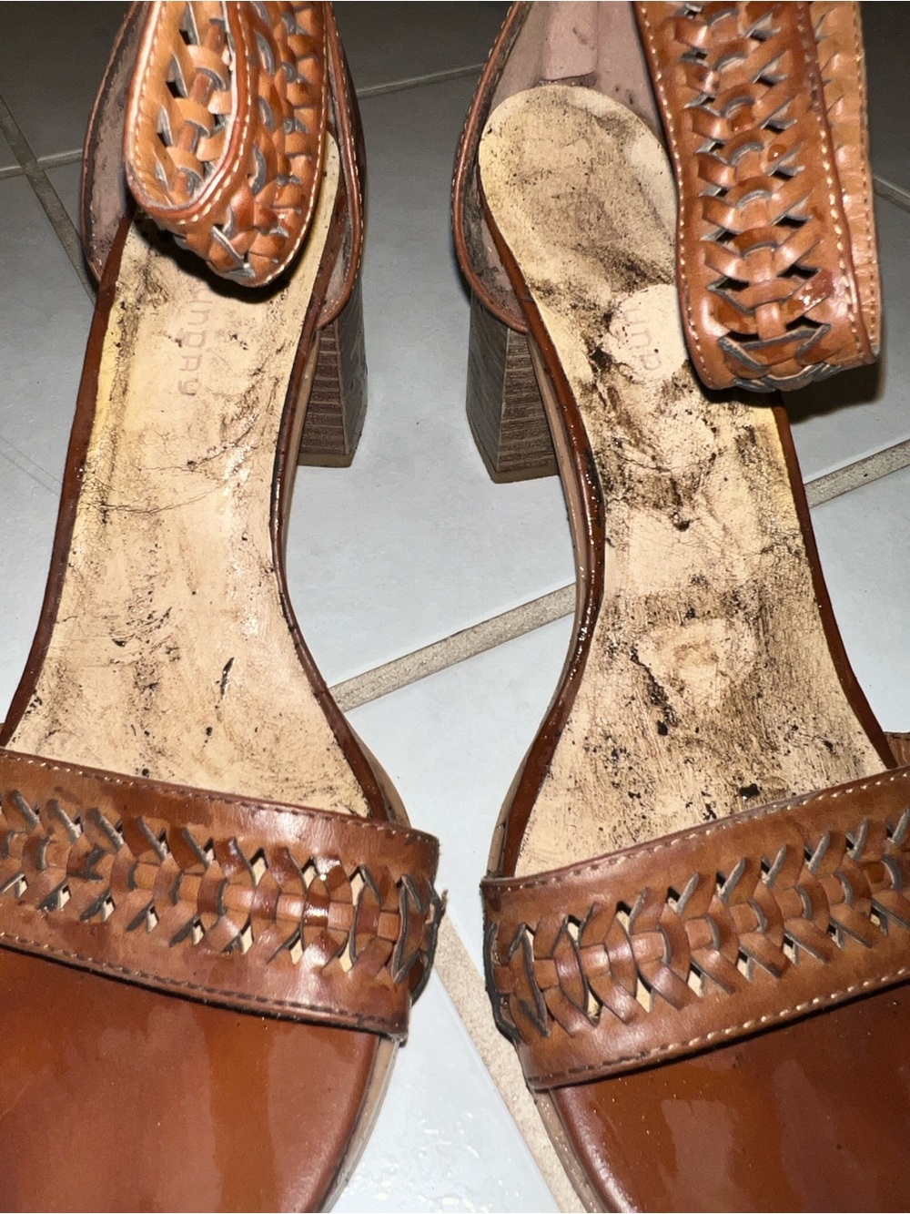 Ladies brown heels well worn